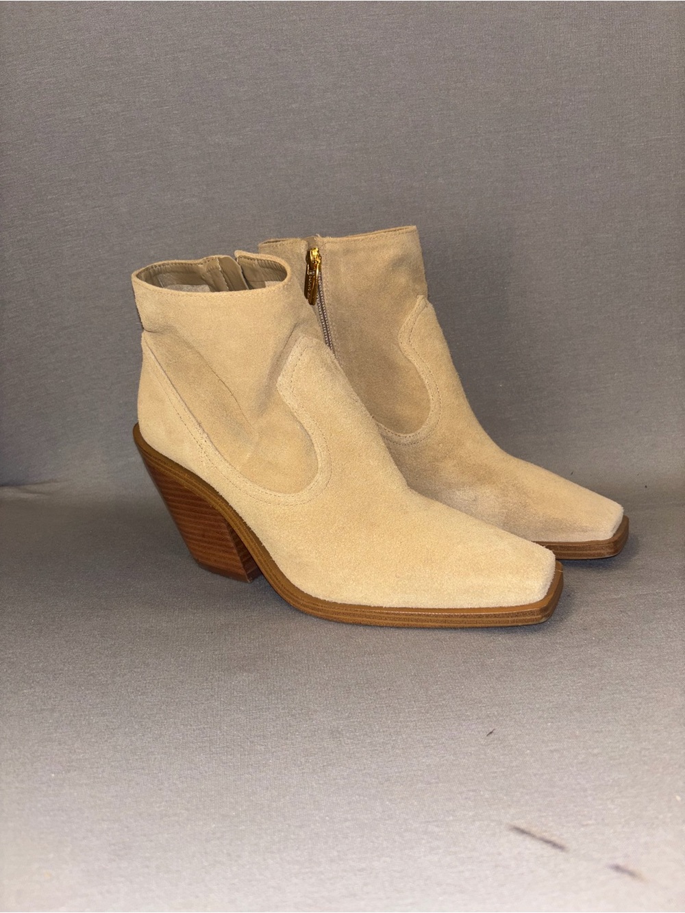 Women's Tan Suede Ankle Booties with Block Heel Vince camuto size 8